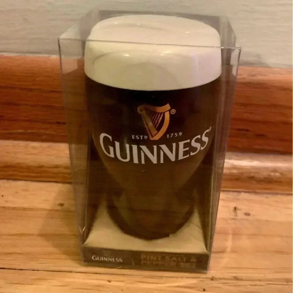 Guinness Salt & Pepper Shaker set - NEW - Picture 1 of 3